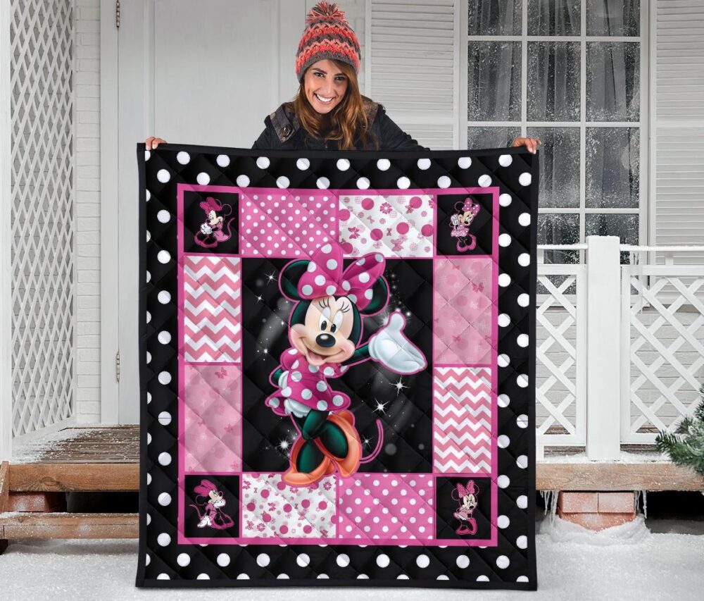 Minnie Mouse Quilt Blanket Gift Idea For DN Fan